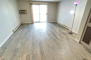 25 Greentree Ln, Weymouth, MA 02190 - Photo 2