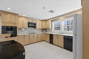 130 Braemoor Rd, Brockton, MA 02301 - Photo 18