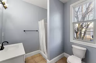 21 Harris St, Cambridge, MA 02140 - Photo 10