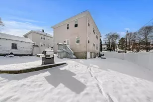 22 Leonard St, Woburn, MA 01801 - Photo 22