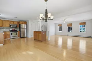 55 Arrowwood Dr, Shrewsbury, MA 01545 - Photo 2