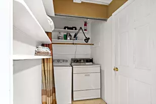 1062 Saratoga St, Boston, MA 02128 - Photo 24