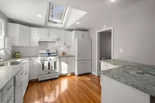 35 Lincoln Ave, Lynnfield, MA 01940 - Photo 8