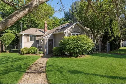 35 Lincoln Avenue, Lynnfield, MA 01940 - Photo 1