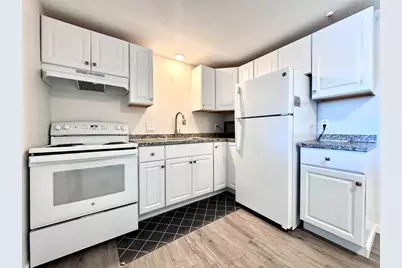 50-58 Walnut St #11, Waltham, MA 02453 - Photo 2
