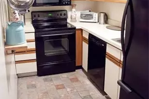 145 Pinckney St (Furnished), Boston, MA 02114 - Photo 6