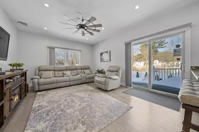 86 Lynn Fells Pkwy, Saugus, MA 01906 - Photo 16