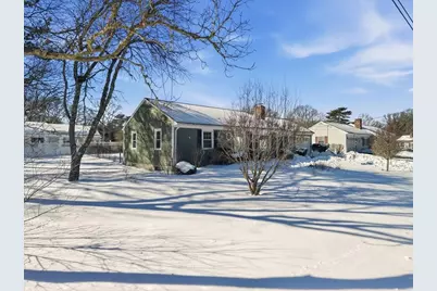 71 Clifford St, Yarmouth, MA 02664 - Photo 2