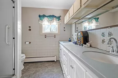 62 Lois Street, Haverhill, MA 01830 - Photo 12