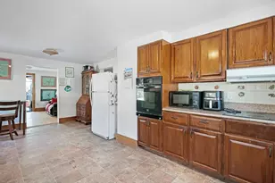 62 Lois St, Haverhill, MA 01830 - Photo 6