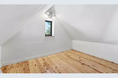 2 Juniper St, Northampton, MA 01062 - Photo 30