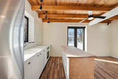 2 Juniper St, Northampton, MA 01062 - Photo 10