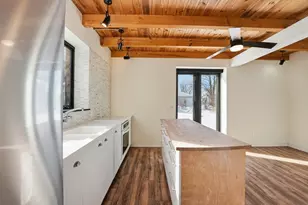 2 Juniper St, Northampton, MA 01062 - Photo 10