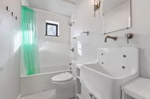 2 Juniper St, Northampton, MA 01062 - Photo 26