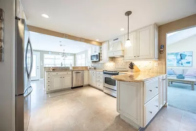 19 Lindauer St, Peabody, MA 01960 - Photo 4