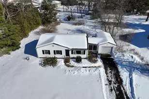 141 Tracy Cir, Amherst, MA 01002 - Photo 12
