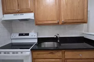 28 Carmel, Chelsea, MA 02150 - Photo 2