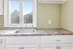 23 Lexington St, Fall River, MA 02723 - Photo 20