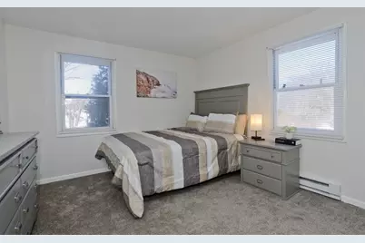 60 Chapin St #D, Holyoke, MA 01040 - Photo 8