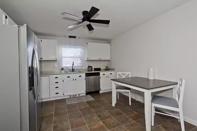 60 Chapin St #D, Holyoke, MA 01040 - Photo 4