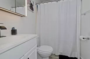 60 Chapin St, Holyoke, MA 01040 - Photo 12