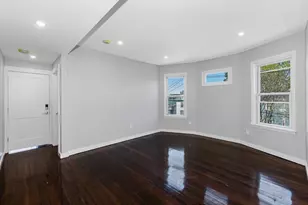 19 Chase St, Boston, MA 02125 - Photo 8