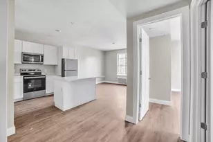 127 Centre St, Brockton, MA 02302 - Photo 1