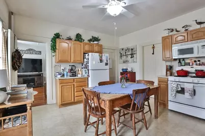 21 Felton St, Hudson, MA 01749 - Photo 4