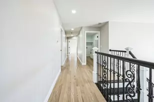 1 Falcon Dr, Shrewsbury, MA 01545 - Photo 4