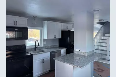 276A Onset Ave, Wareham, MA 02571 - Photo 4