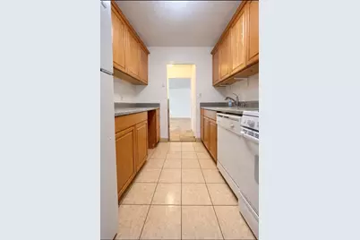 77 Pond Ave #403, Brookline, MA 02445 - Photo 4