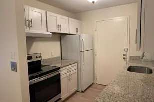 52 Village Brook Ln, Natick, MA 01760 - Photo 2