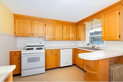 865 E Squantum St, Quincy, MA 02171 - Photo 18