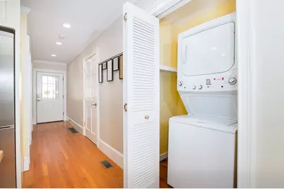 865 E Squantum St, Quincy, MA 02171 - Photo 8