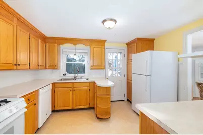 865 E Squantum St, Quincy, MA 02171 - Photo 14
