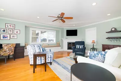 865 E Squantum St, Quincy, MA 02171 - Photo 4