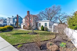 865 E Squantum St, Quincy, MA 02171 - Photo 2