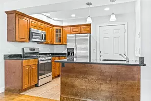 106 Green St, Reading, MA 01867 - Photo 2