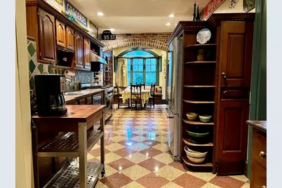 684 Washington St #1, Brookline, MA 02446 - Photo 4