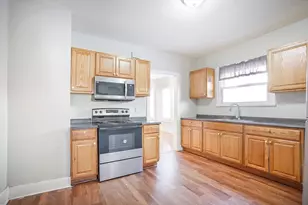 824 Sumner Ave, Springfield, MA 01108 - Photo 2