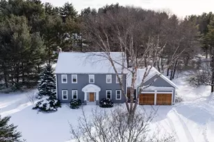 26 Treetop Cir, Northborough, MA 01532 - Photo 2