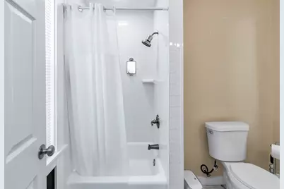 16 Oakland St, Salem, MA 01970 - Photo 24