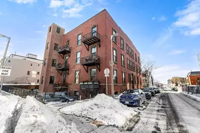 125 B St #1D, Boston, MA 02127 - Photo 1