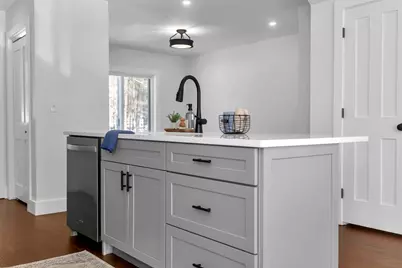 19 Cottage Ave, Southampton, MA 01073 - Photo 10