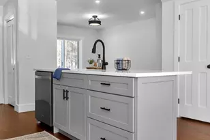 19 Cottage Ave, Southampton, MA 01073 - Photo 10