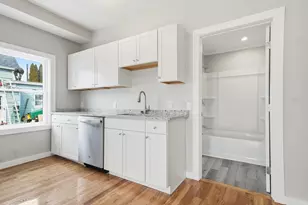 116 Coburn, Lowell, MA 01850 - Photo 4