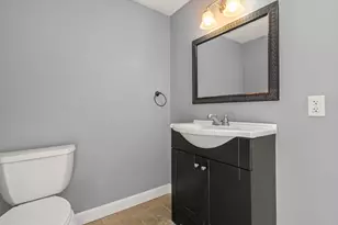 1104 Pleasant St, Weymouth, MA 02189 - Photo 16