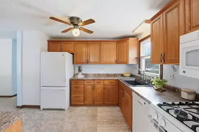 86 Wildwood Avenue, Springfield, MA 01118 - Photo 6