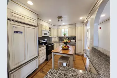 1002 Beacon St, Brookline, MA 02446 - Photo 10