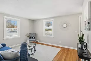 118 Pilgrim Rd, Springfield, MA 01118 - Photo 8